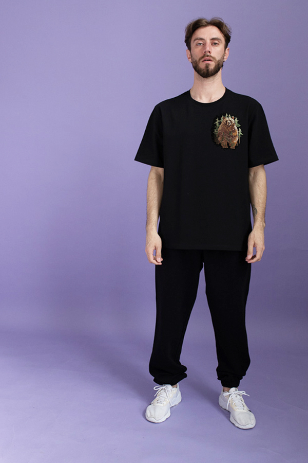 Черная футболка мужская плотная с вышивкой "Медведь"