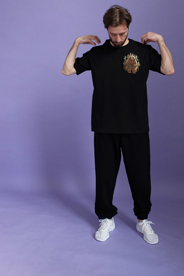 Черная футболка мужская плотная с вышивкой "Медведь"