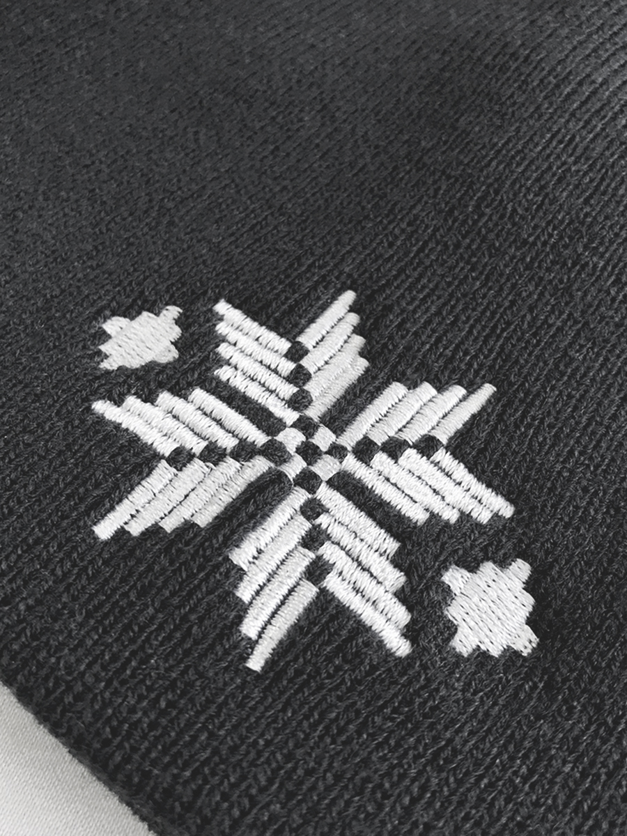 Графитовая шапка с белой вышивкой "Васьмiрог"