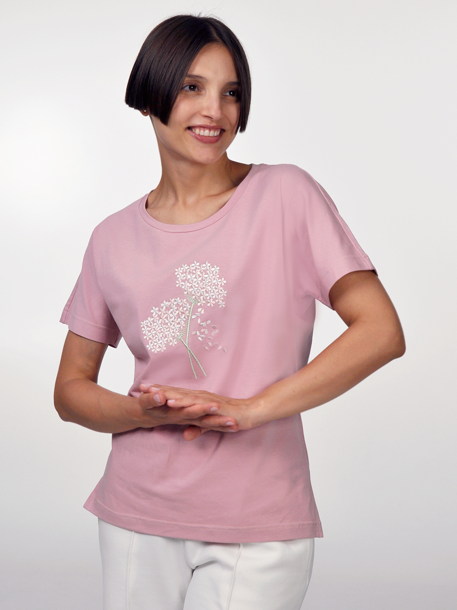 Женская цвета пыльная роза футболка со спущенным плечом с вышивкой "Гортензия"