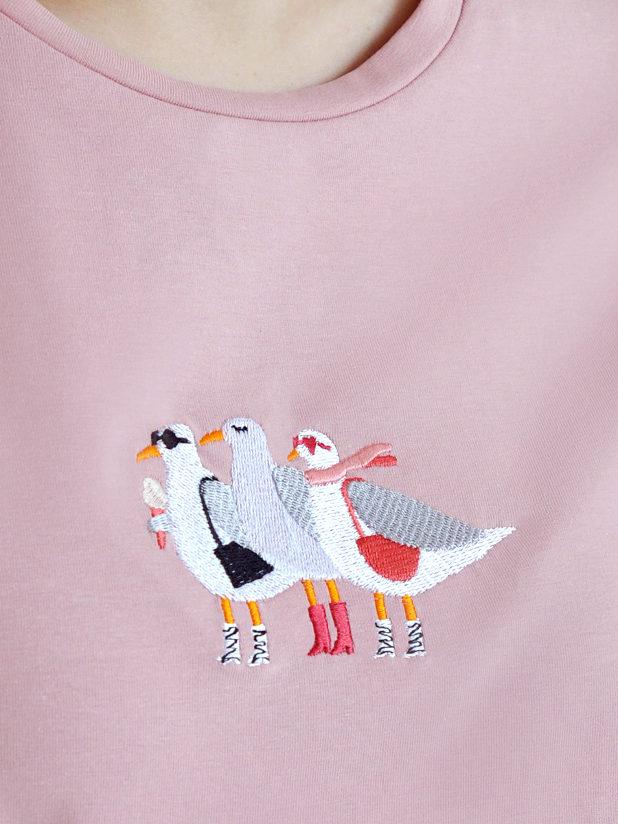 Женская футболка цвета пыльная роза оверсайз с вышивкой "3 чайки"