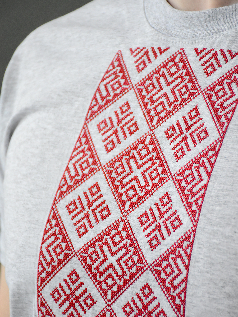 Мужская футболка серая с красной вышивкой "Прыяднанне" 