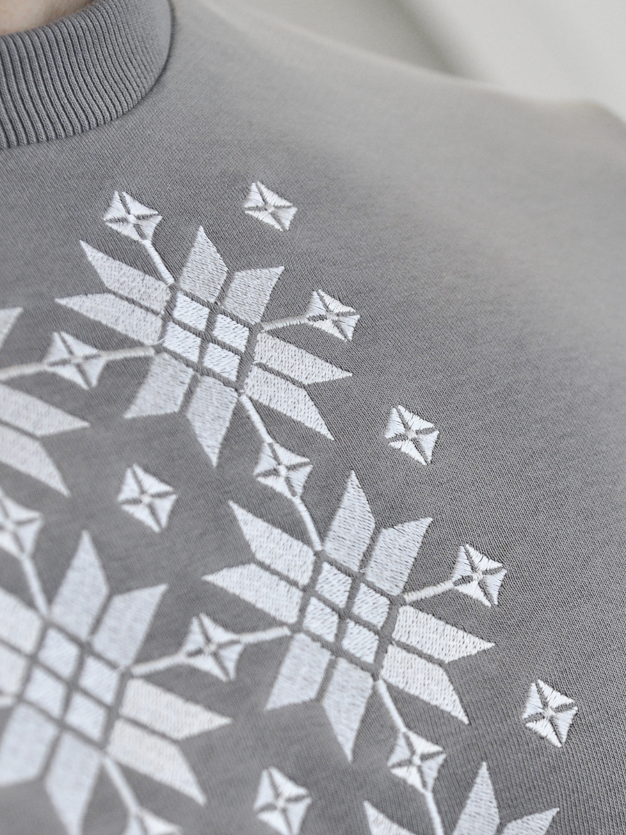 Свитшот мужской серо-бежевый с белой вышивкой "Жыццё" 