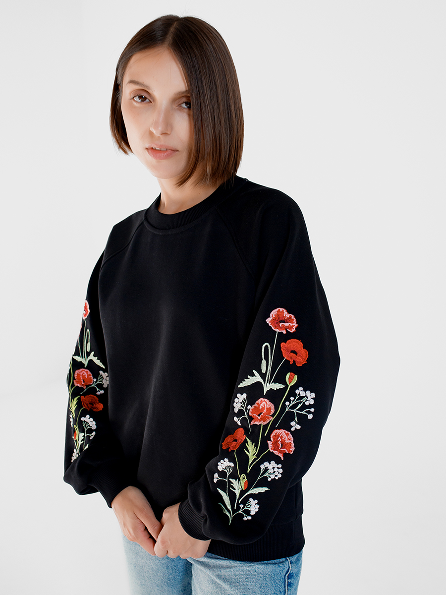 Женский свитшот реглан черного цвета с вышивкой "Жестокий романс" 