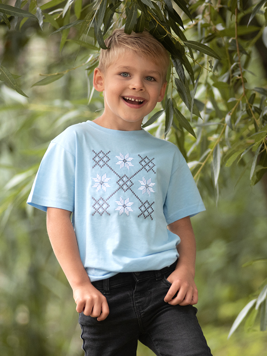 Детская футболка голубая с бело-серой вышивкой "Спарыш" 