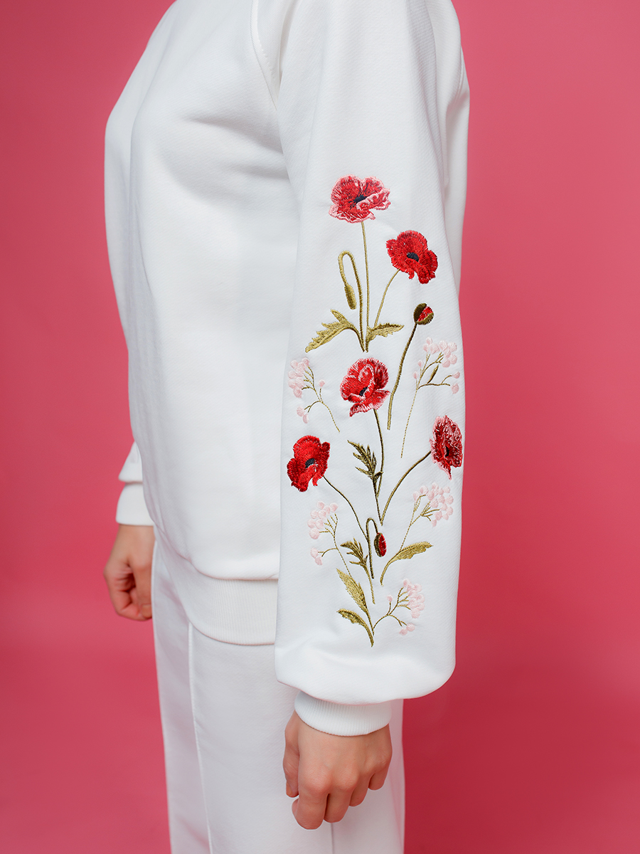 Женский свитшот реглан молочного цвета с вышивкой "Жестокий романс" 