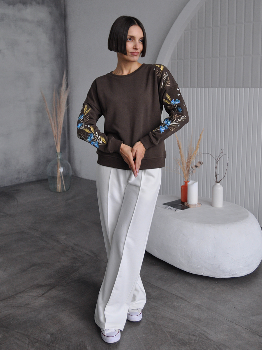 Женский свитшот шоколадного цвета с вышивкой "Валошкі ў каласах"