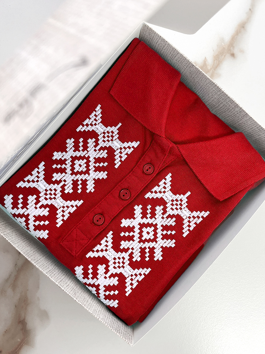 Женская футболка-поло красная с белой вышивкой "Сонца" 