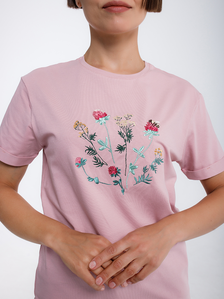 Женская футболка цвета пыльная роза оверсайз с вышивкой "Клевер"