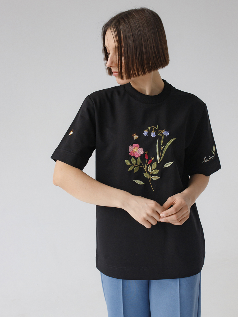 Черная футболка оверсайз (плотная) с вышивкой «Шиповник»