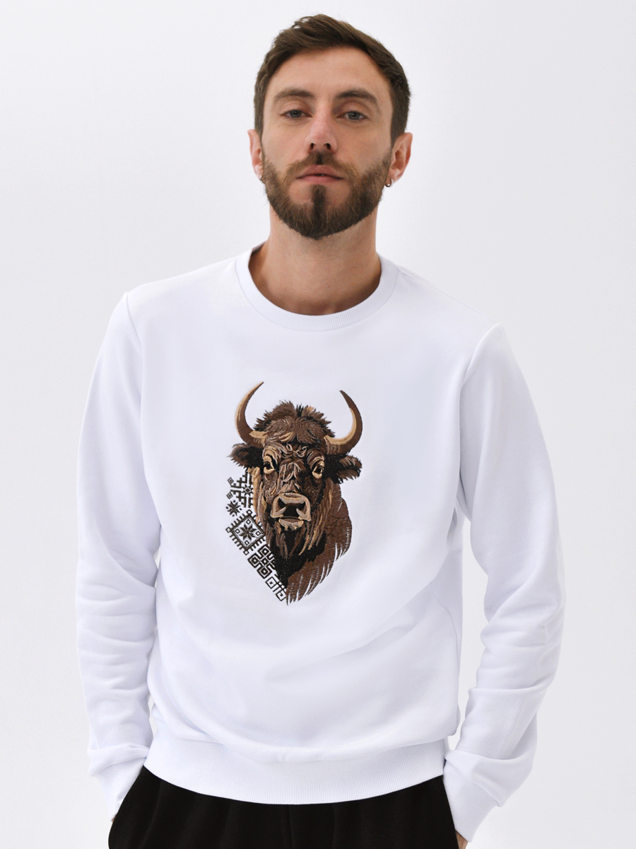 Свитшот мужской белый с вышивкой "Бизон"
