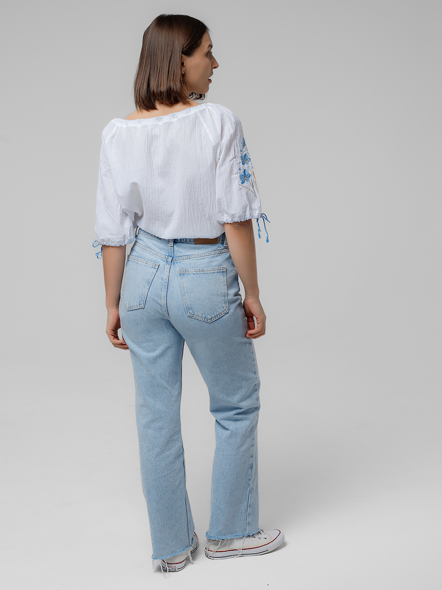 Белая блузка с  вышивкой "Родны лен"