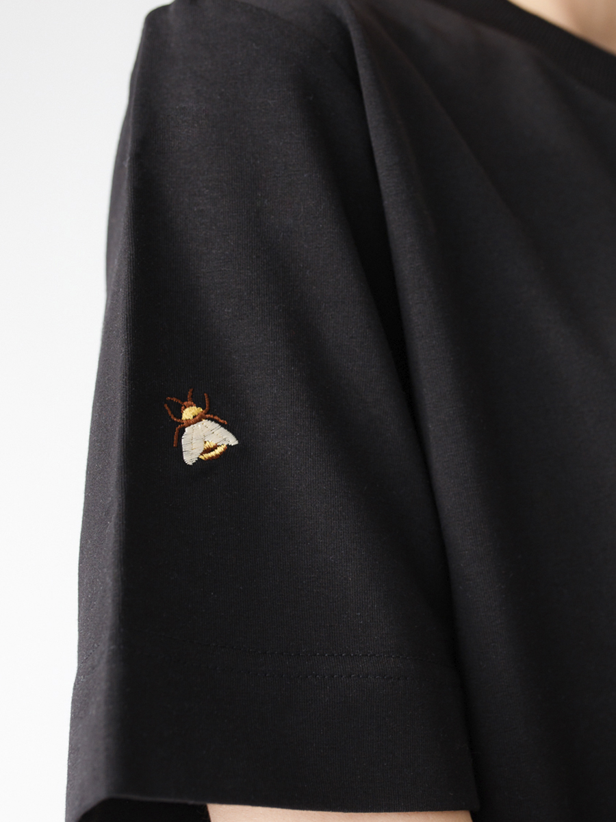 Черная футболка оверсайз (плотная) с вышивкой «Шиповник»