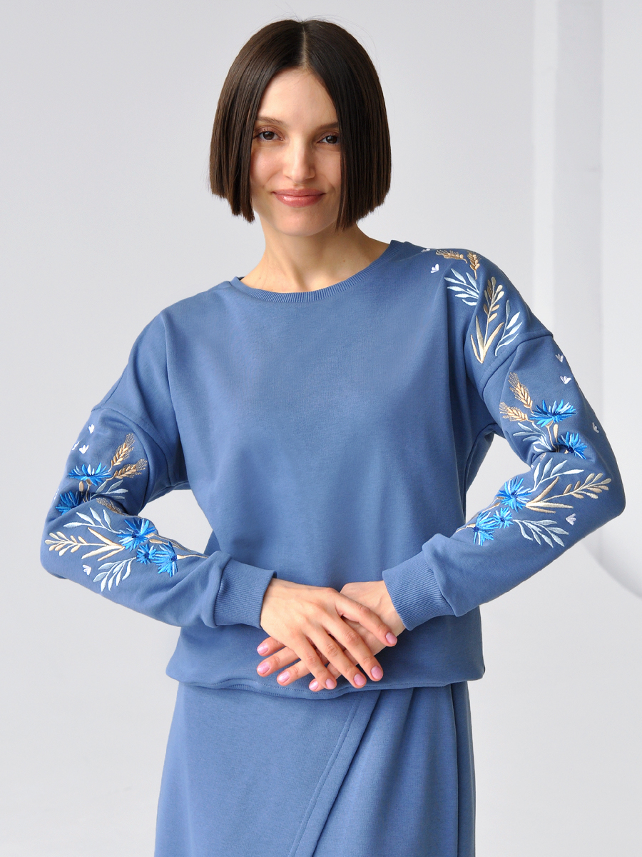 Женский свитшот джинсового цвета с вышивкой "Валошкі ў каласах"