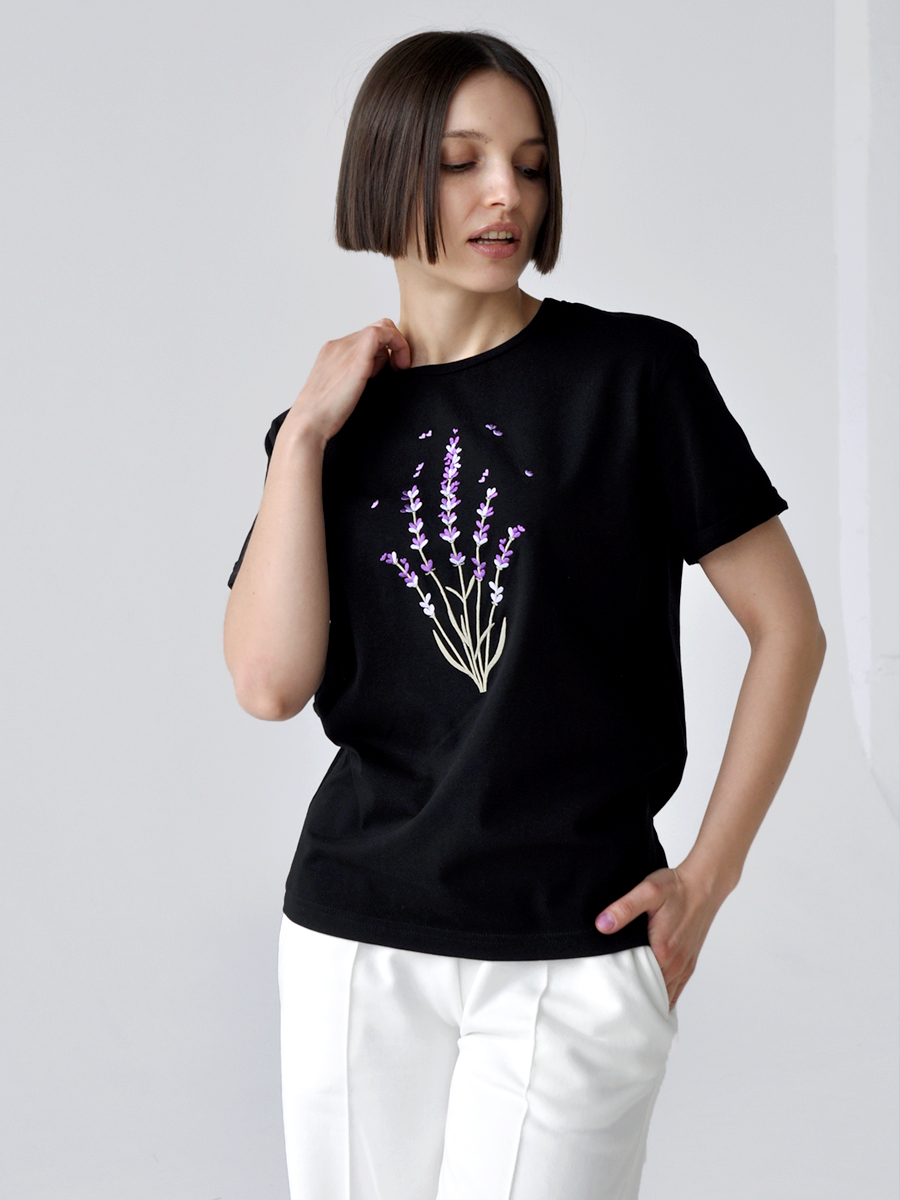 Женская черная футболка оверсайз с вышивкой "Лаванда"