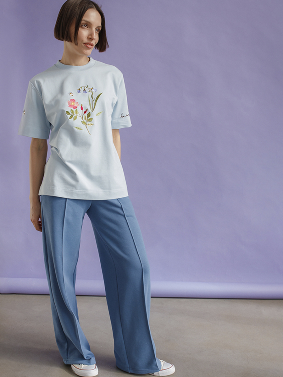 Серо-голубая футболка оверсайз (плотная) с вышивкой «Шиповник»