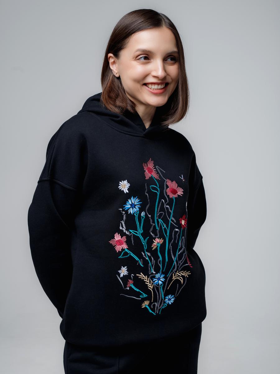 Худи женское черное с вышивкой "Цветочная галактика"