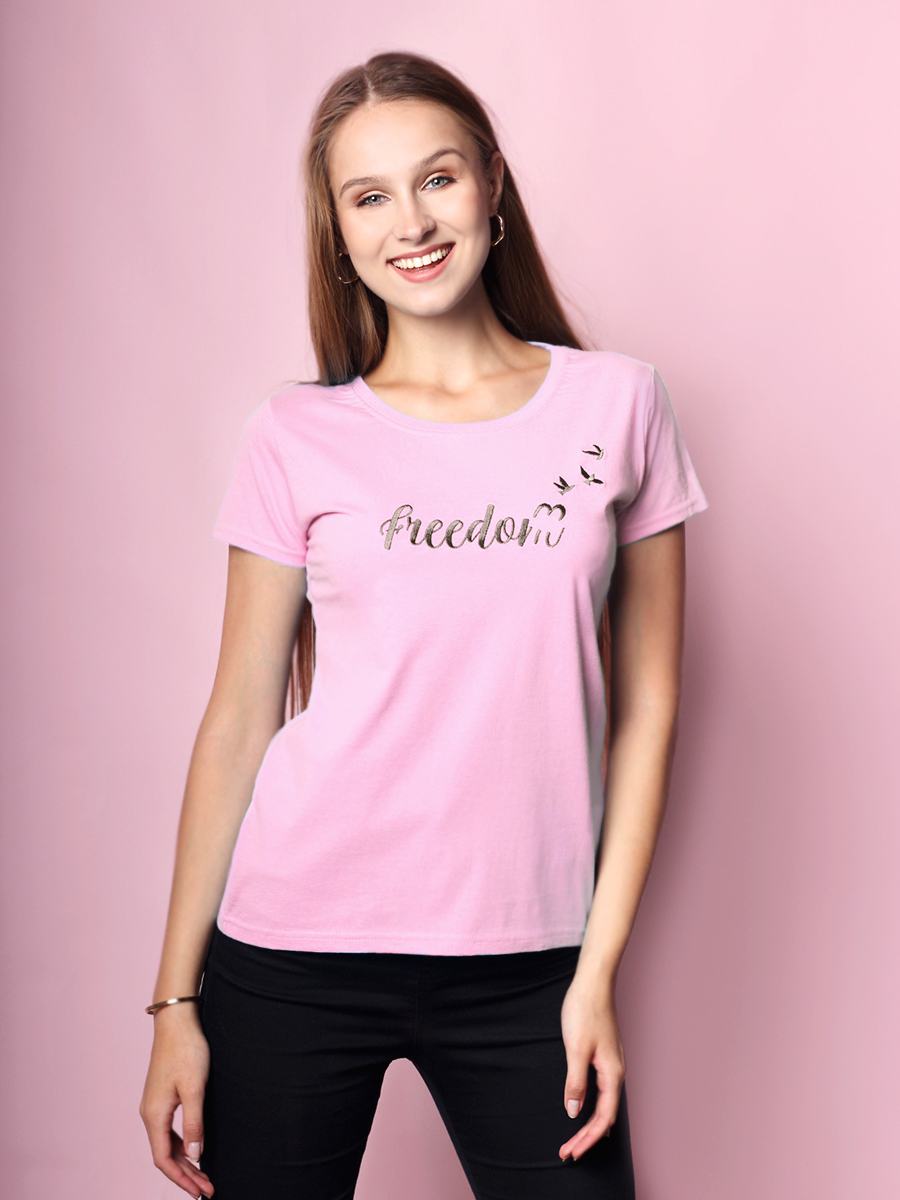 Женская футболка розовая с вышивкой "Freedom"
