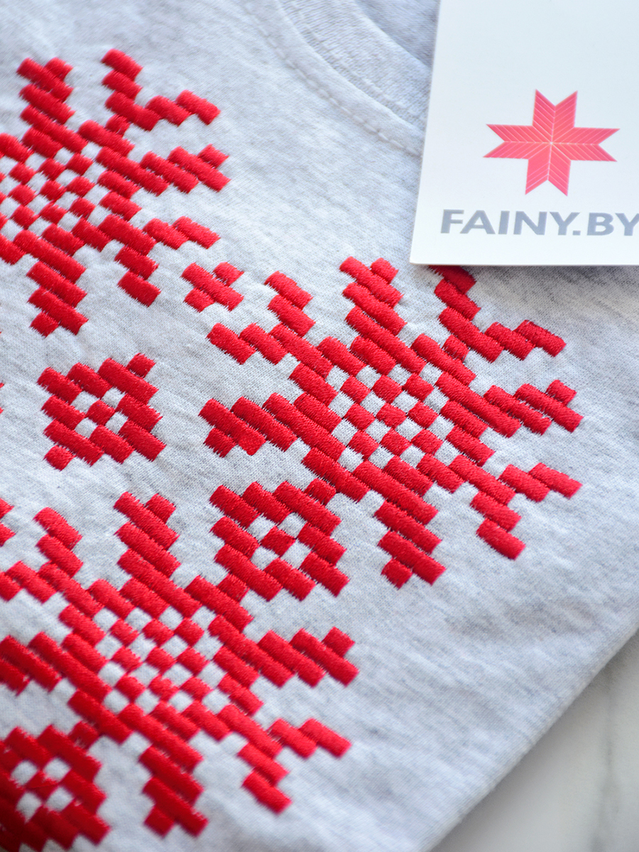 Женская футболка серая с красной вышивкой "Ярыла" 