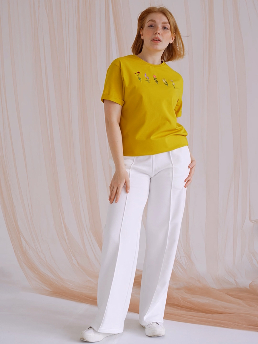 Женская горчичная футболка оверсайз с вышивкой "5 flowers"