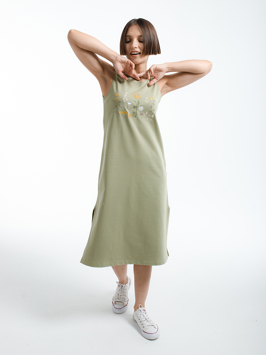 Платье оливковое без рукавов с вышивкой "Солнечное настроение"