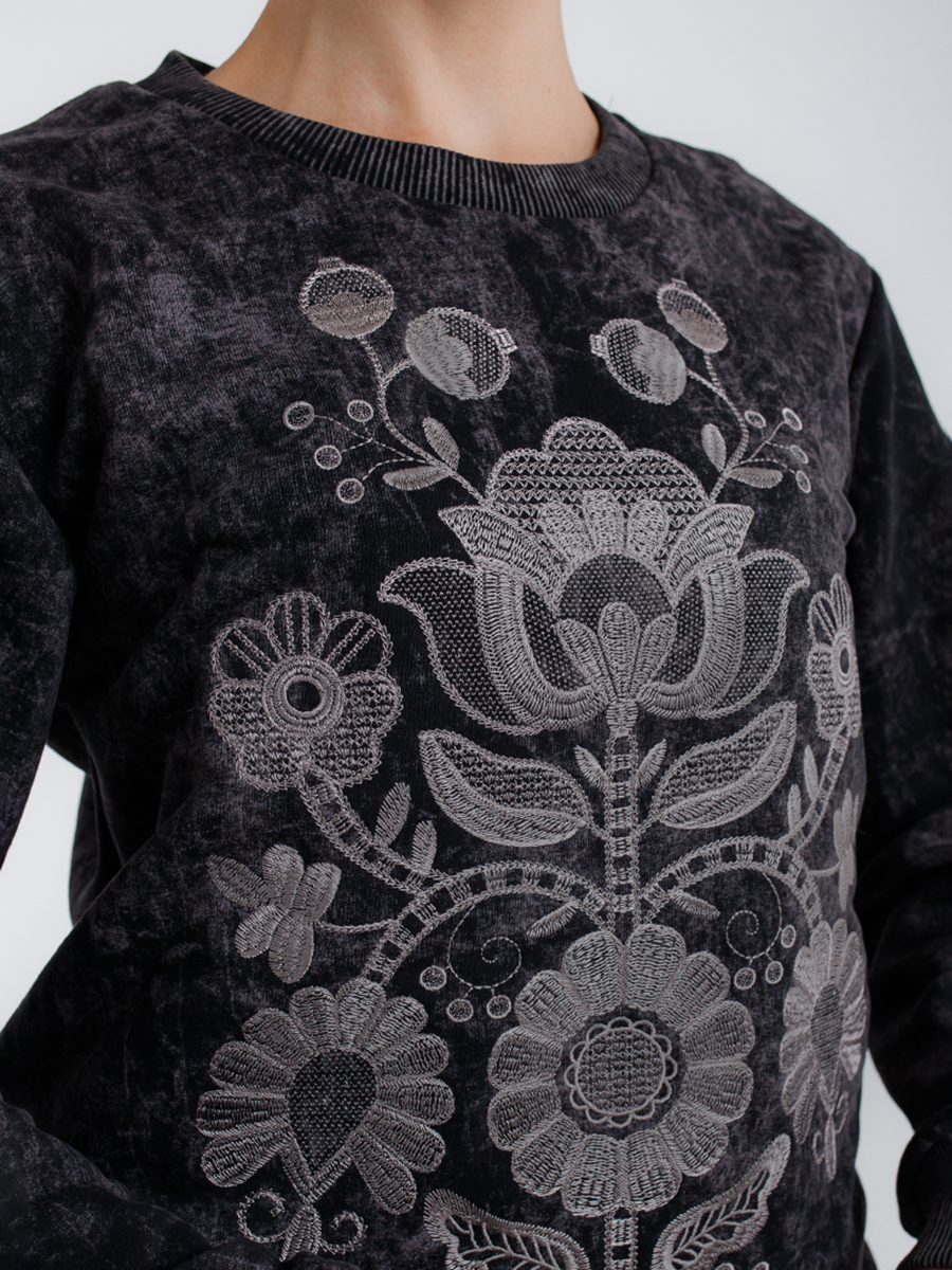 Свитшот графитовый женский с вышивкой "Дрэва жыцця" 