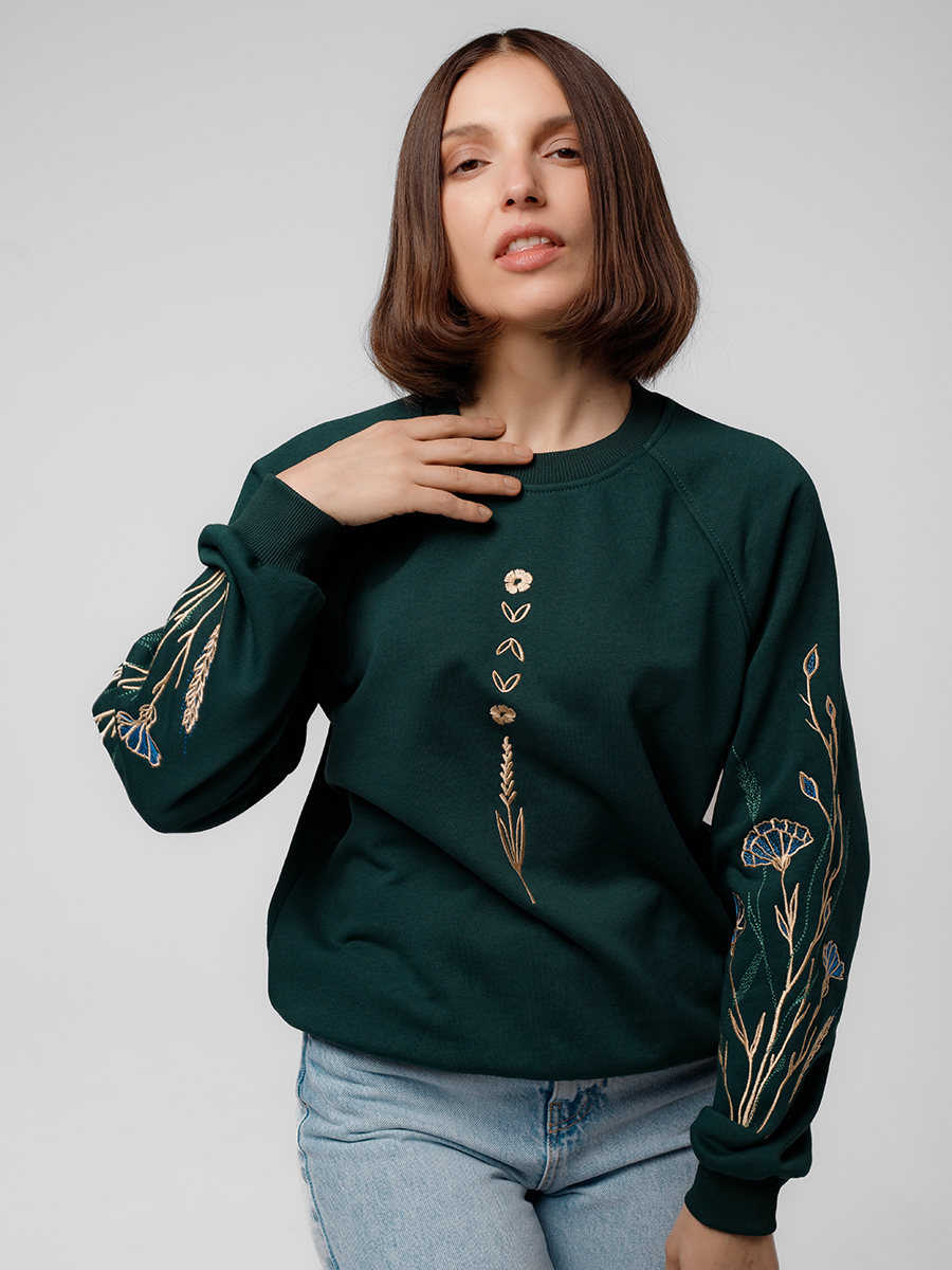 Женский свитшот реглан изумрудного цвета с вышивкой "Васильковые грёзы"