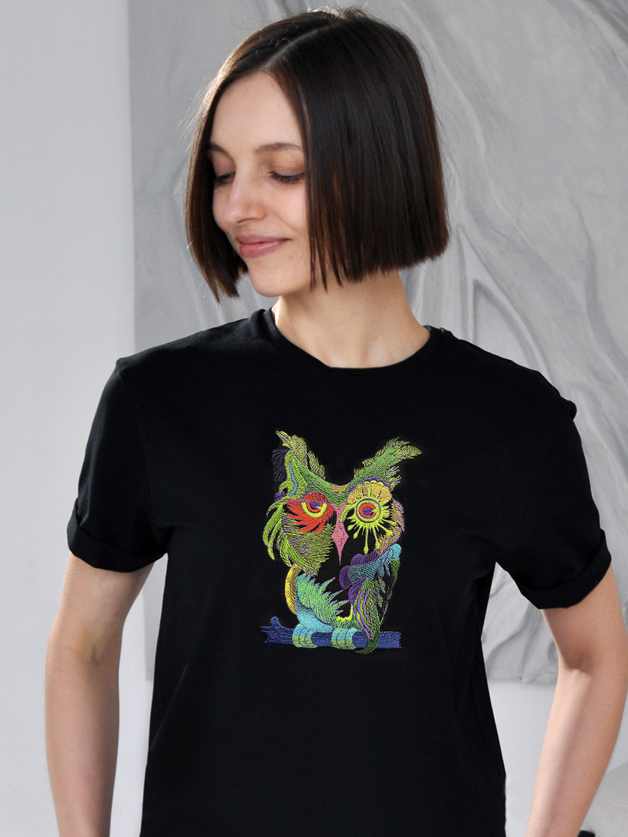 Женская черная футболка оверсайз с вышивкой "Сова"