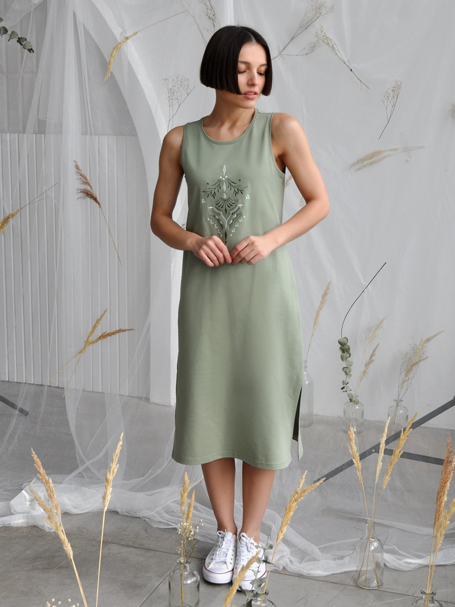 Платье оливковое без рукавов с вышивкой "Орнамент"