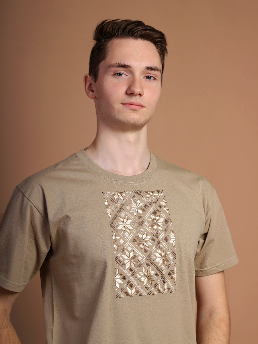 Мужская футболка песочная с вышивкой "Васьмірог" 