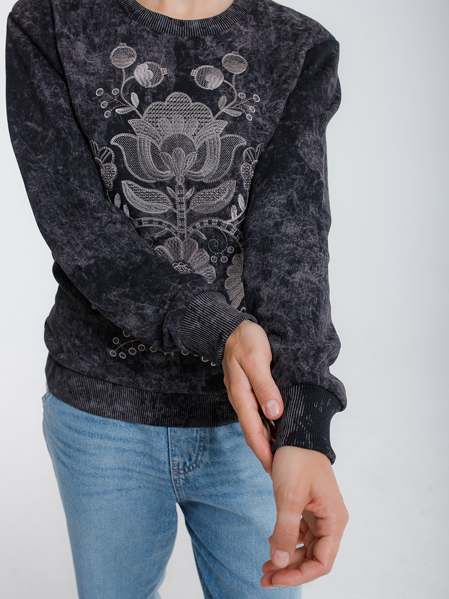 Свитшот графитовый женский с вышивкой "Дрэва жыцця" 