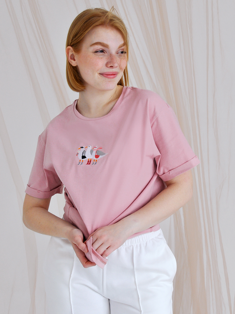 Женская футболка цвета пыльная роза оверсайз с вышивкой "3 чайки"