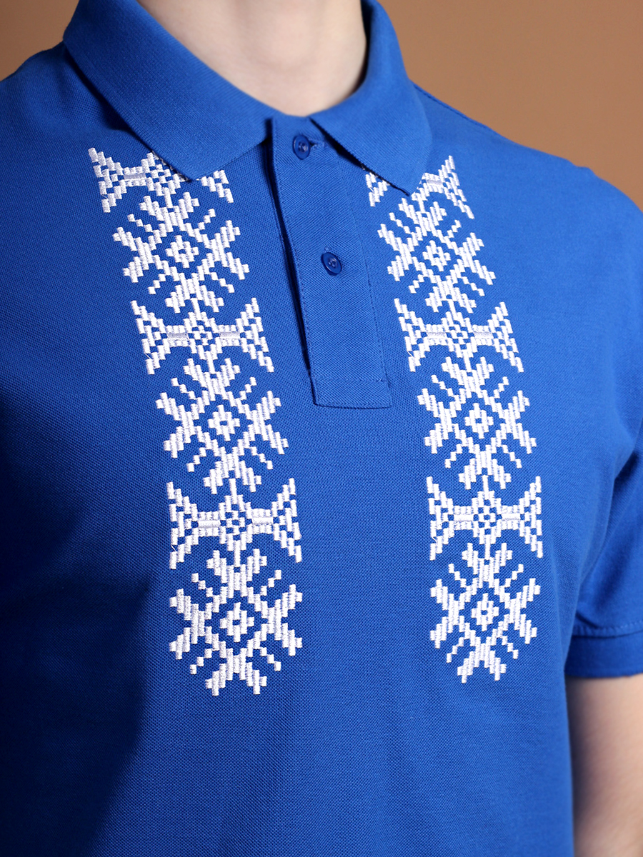 Футболка-поло мужская васильковая с белой вышивкой "Сонца" 