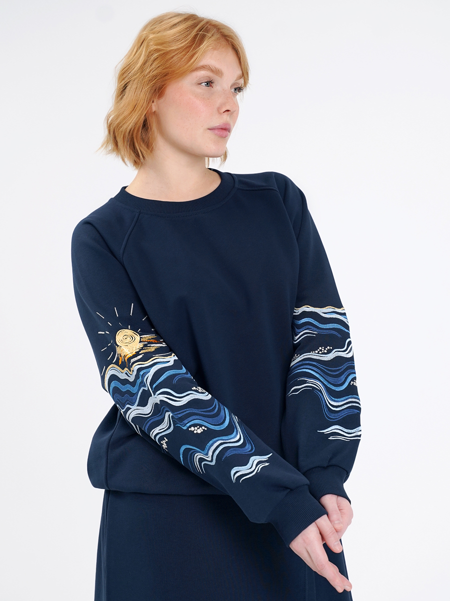 Женский свитшот реглан темно-синий с вышивкой "Море"