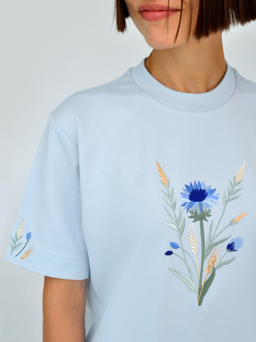 Серо-голубая футболка оверсайз (плотная) с вышивкой "Василек"