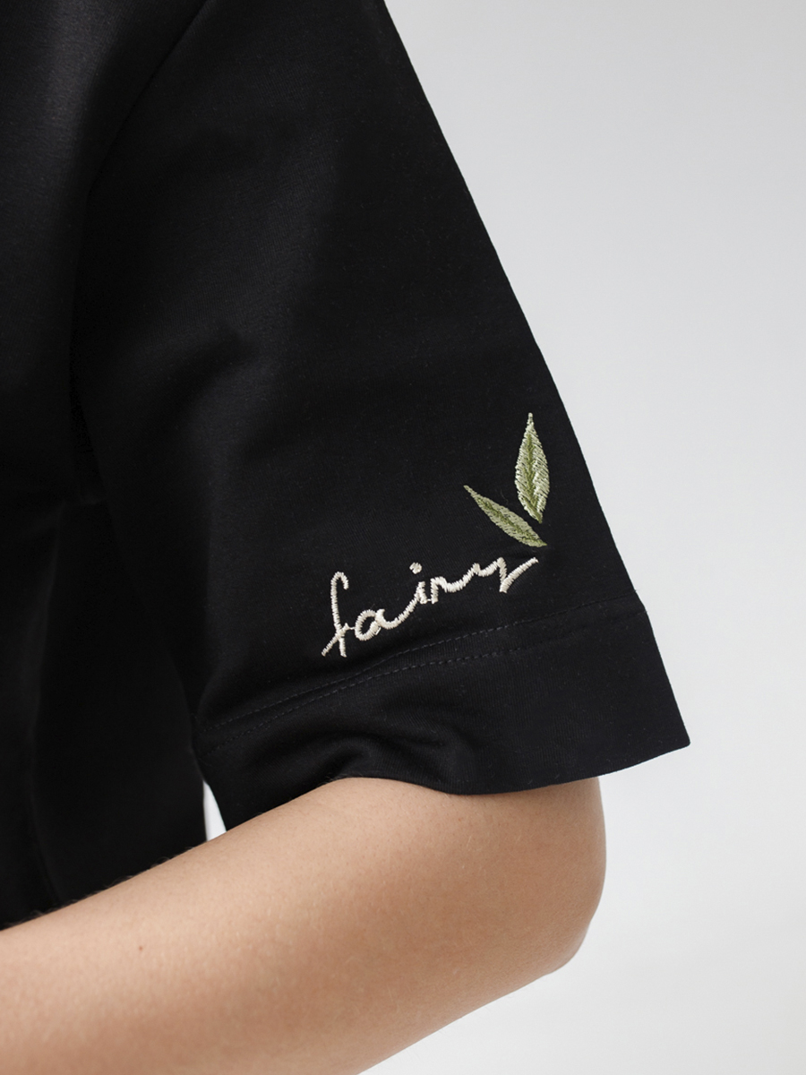 Черная футболка оверсайз (плотная) с вышивкой «Шиповник»