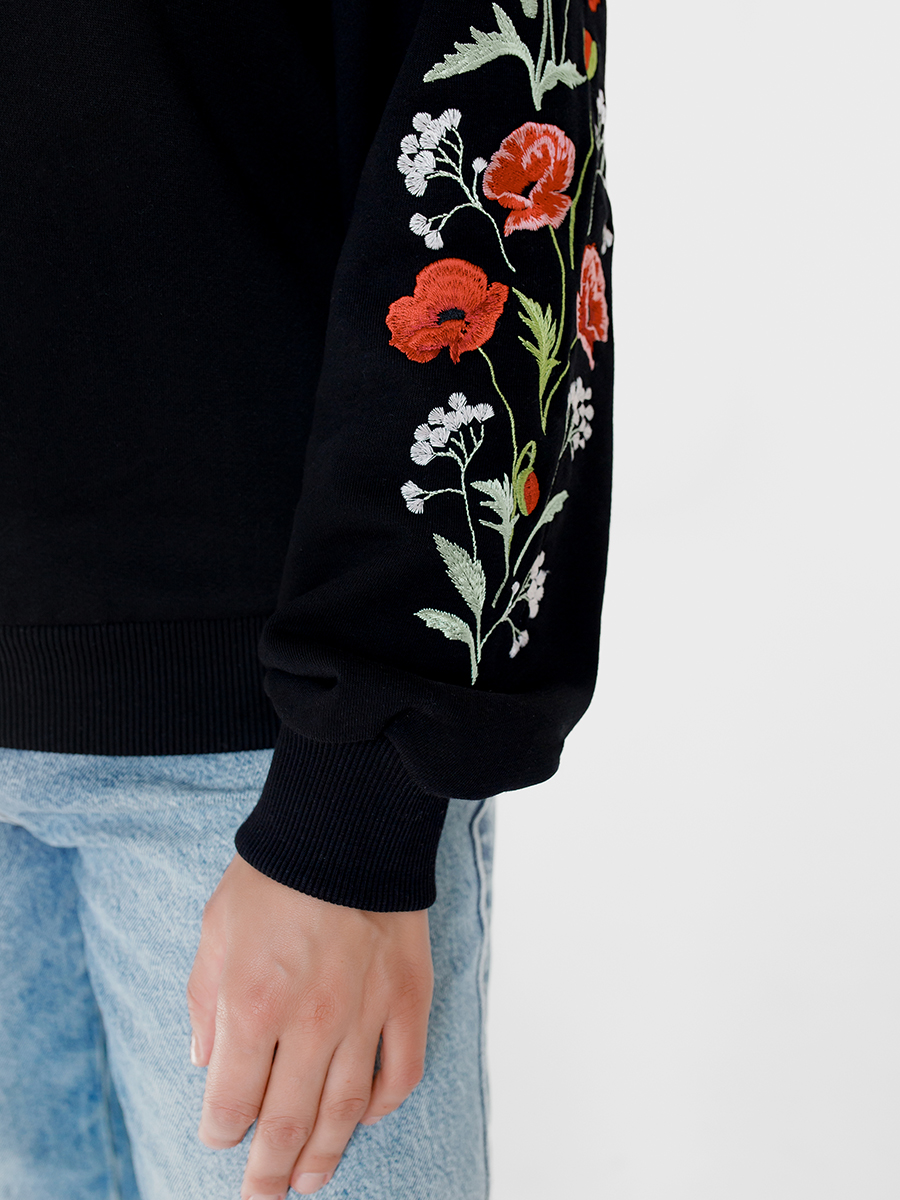 Женский свитшот реглан черного цвета с вышивкой "Жестокий романс" 