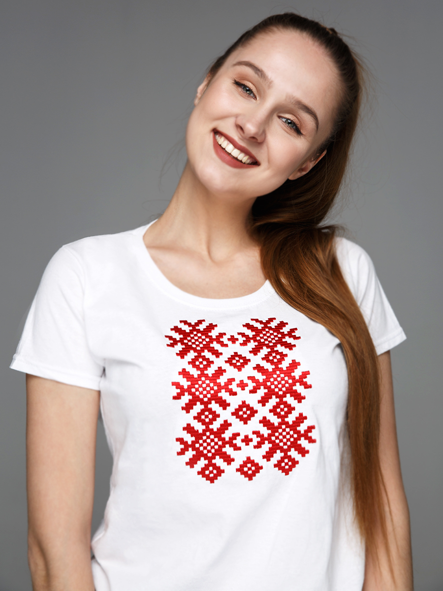 Женская футболка белая с красной вышивкой "Ярыла"