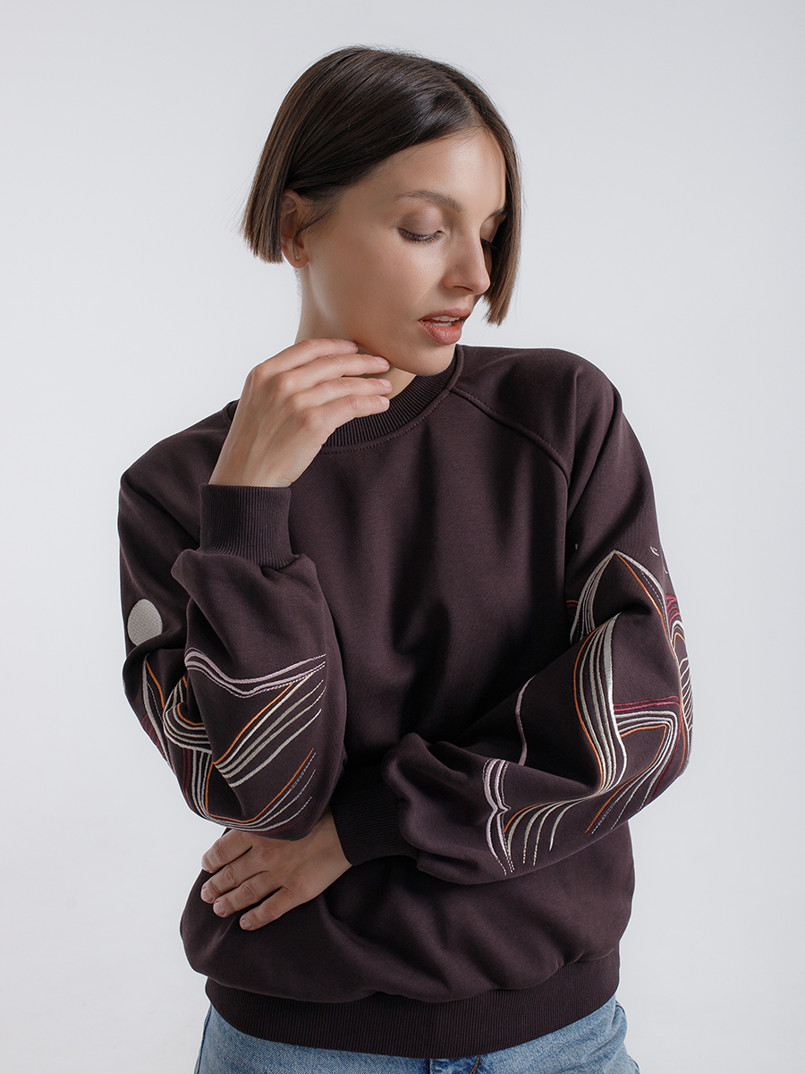 Женский свитшот реглан цвета горький шоколад с вышивкой "Горы"