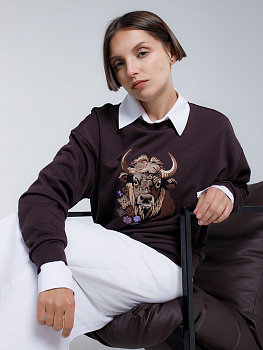 Свитшот женский  оверсайз цвета горький шоколад с вышивкой "Бизон"