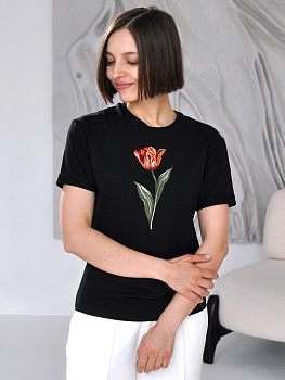 Женская черная футболка оверсайз с вышивкой "Тюльпан"