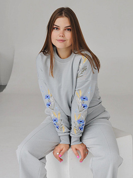 Женский свитшот светло-серый с вышивкой "Валошкі ў каласах"