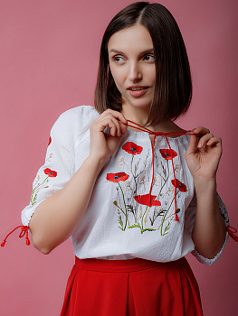 Белая блузка с  вышивкой "Маковый ансамбль"
