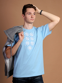 Мужская футболка голубая с белой вышивкой "Жыццё" 