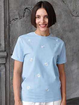 Женская голубая футболка оверсайз с вышивкой "Ромашечки"