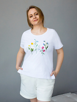 Женская белая футболка со спущенным плечом и разрезами с вышивкой "Мир цветов"