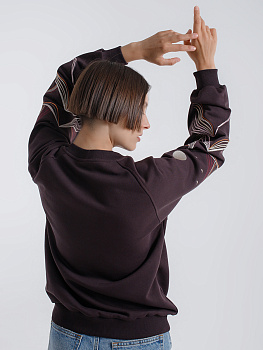 Женский свитшот реглан цвета горький шоколад с вышивкой "Горы"