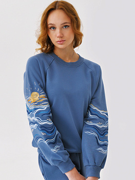 Женский свитшот реглан джинсового цвета с вышивкой "Море"