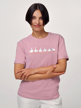 Женская футболка оверсайз цвета пыльная роза с вышивкой "Гуси"