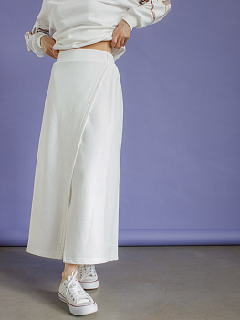 Юбка женская с запахом молочного цвета